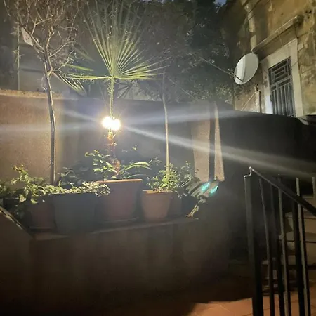 Casa Termini 5 דירה *